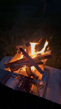 1年ぶりのキャンプに来ています。明日までおやすみします。探さないでください（笑）の記事動画