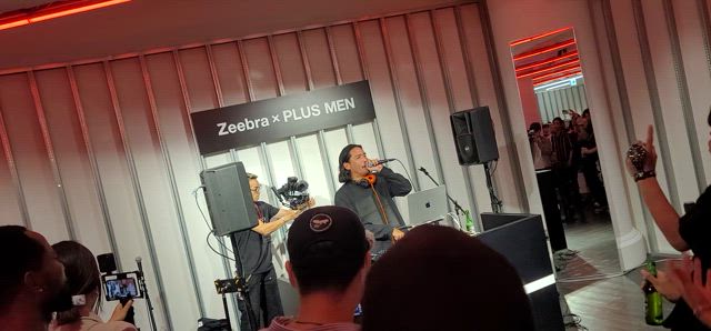 Zeebra x PLUS MENの記事動画