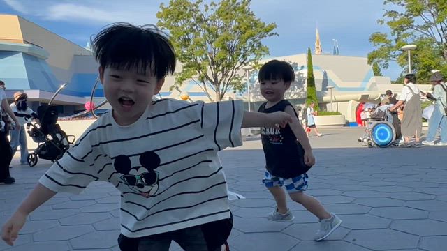 3歳4歳ディズニー】美女と野獣&スプラッシュマウンテン | 桃