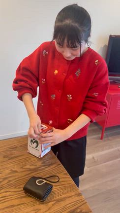 大喜びの子の記事動画