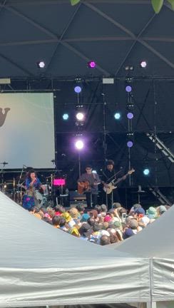 贅沢すぎた無料ライブからの地元お笑いライブの記事動画