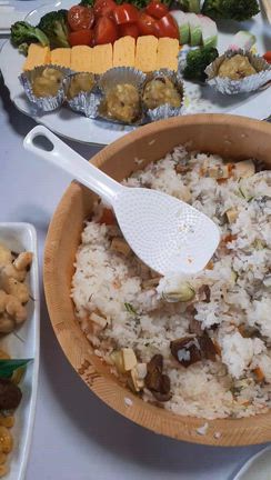 新年会の料理　手作りですがの記事動画