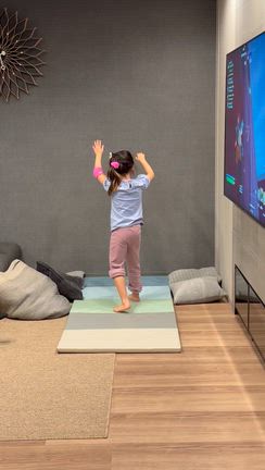 壁倒立に挑戦！⭐️の記事動画