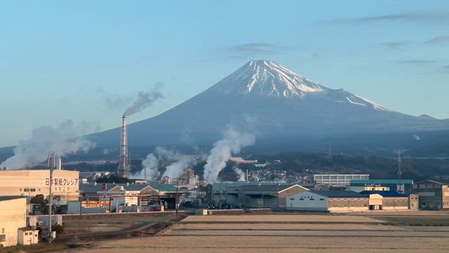 朝日に映える富士の記事動画