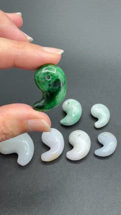 【新着入荷】翡翠の勾玉ちゃんの記事動画