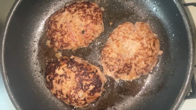 #本日のおうちごはん　またハンバーグ‥の記事動画