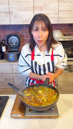 お蕎麦屋さんのカレーそばを鍋にしました！！の記事動画