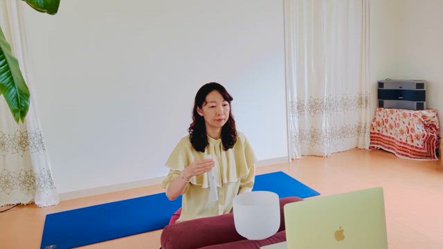 クリスタルボウルの研修参加の記事動画