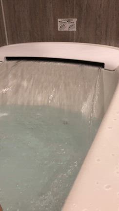 洗面台と浴室のリフォームの記事動画