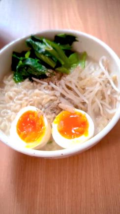 インコラーメンを食べた！の記事動画