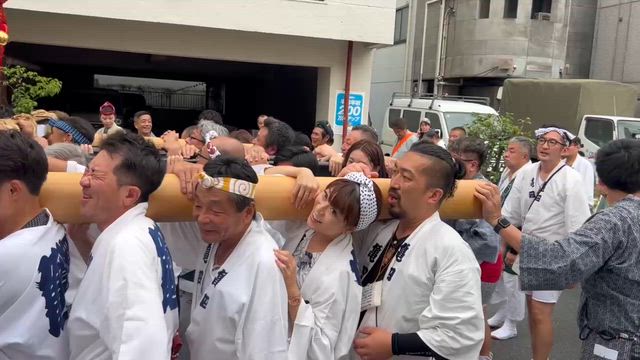 お神輿(*•̀ᴗ•́*)و ̑̑の記事動画