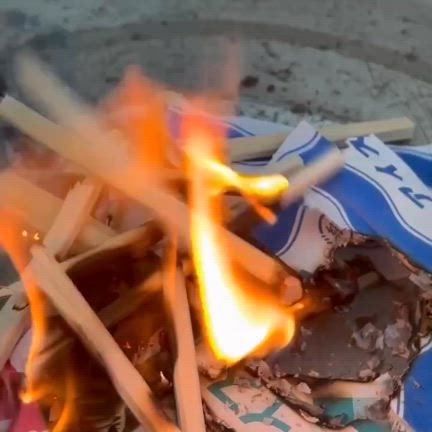 迎え火とお墓参りの記事動画