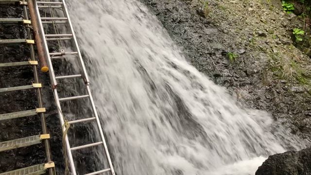 滝行＠竹之高地不動社の記事動画