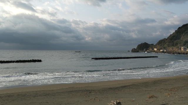 メラメラと燃える磯釣り欲もサバルで鎮火。伊豆で遅く起きた朝の記事動画