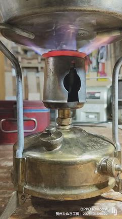 灯油コンロ:SVEA121Lを点火する2の記事動画