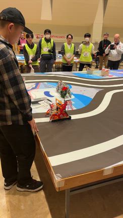 プログラムだけでは勝てない。ロボコンが教えてくれる判断力の記事動画