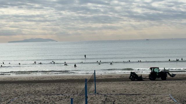 今日の鵠沼海岸　波情報の記事動画