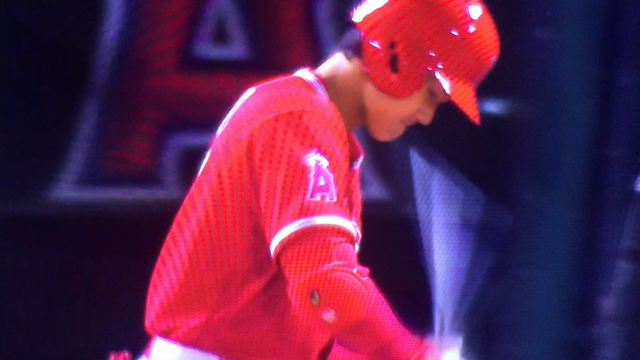 大谷翔平 本拠地デビュー ホームラン！の記事動画