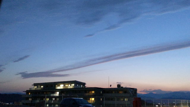 長〜い雲☁の記事動画