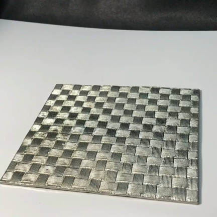 くねくね曲がるの記事動画