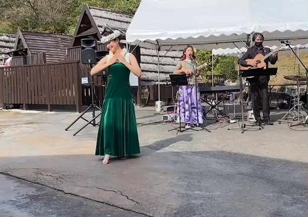 別府温泉♨️明礬「湯の里」さんにて飛込みLIVE❣️の記事動画