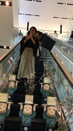 大丸ロビーコンサートの記事動画