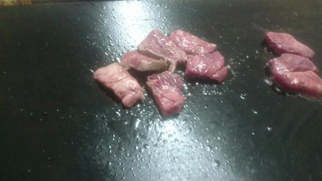 肉とビールの記事動画