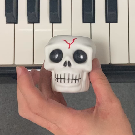 【ピアノ・レッスン】ハロウィンと指の練習と。の記事動画