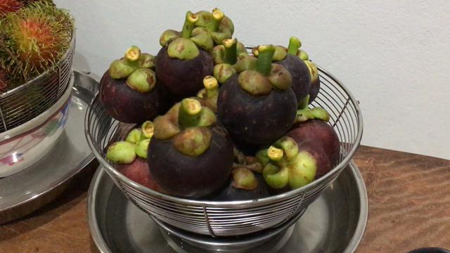 ドリアンとマンゴスチン、ランブータンの記事動画