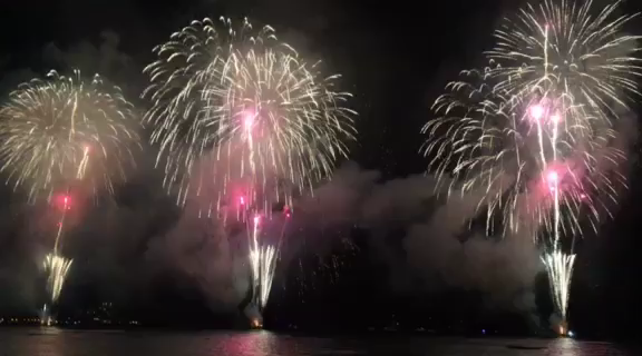 ホノルルフェスティバルの長岡花火2017の記事動画