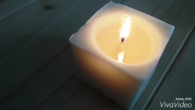 キャンドルの火の消し方の記事動画