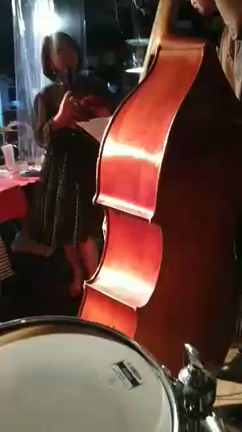 ドラム席からの映像。（サボっちゃダメじゃん）の記事動画
