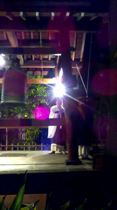 除夜の鐘を突きに来てますよ。(^-^)/　の記事動画