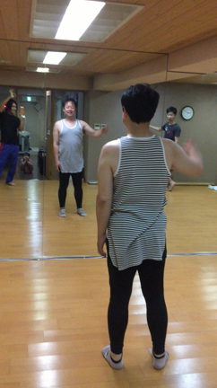 赤ちゃんと子供ショーと大パーティーとの記事動画