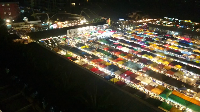 動画【タラートロットファイ ラチャダー】バンコクの記事動画