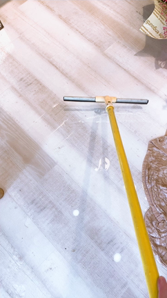 水の侵入を防ぐために入口に段差が生じております。足元にご注意下さい！の記事動画