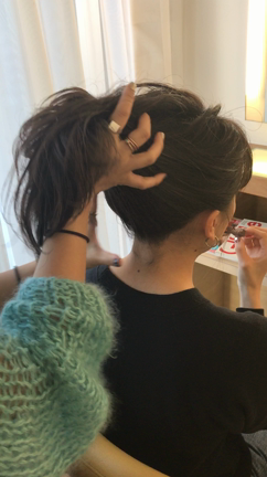 髪は艶 春はミディアムの記事動画