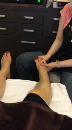 フット角質ケアコース   動画  角質ケアコースには本格的なマッサージも付いてきますの記事動画