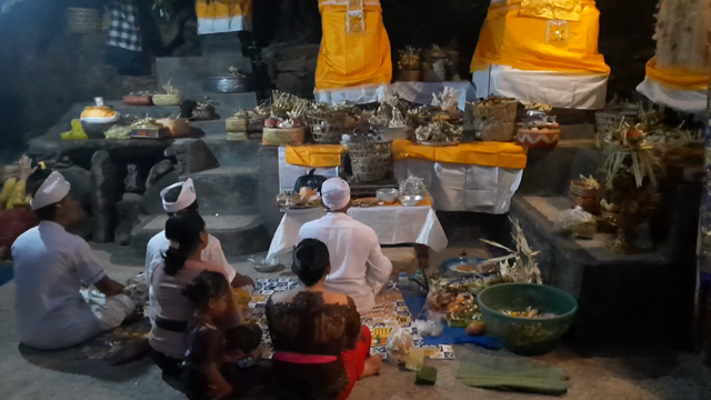 メンタルの弱いお坊さん@バリ島アメッドの記事動画