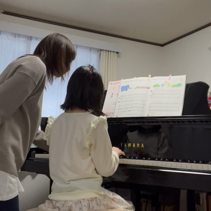 レッスンスタートより1ヶ月•小学生/燕市 アラモードピアノ教室の記事動画