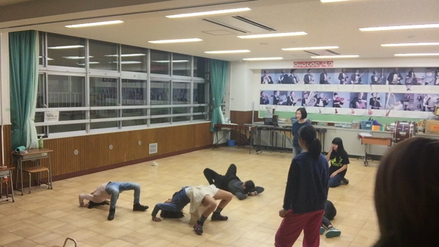 筋トレに密着☆今日から左江内ダンス始まるよっ！の記事動画