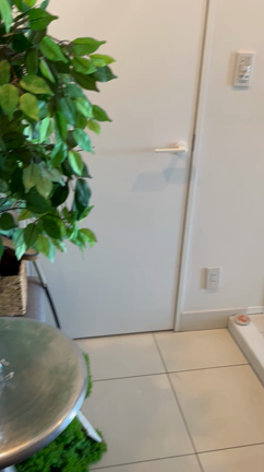 8月からサロン場所を統一しますの記事動画