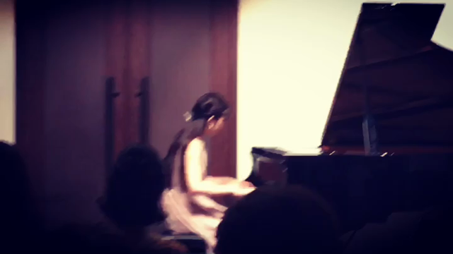 ピアノ演奏会の記事動画