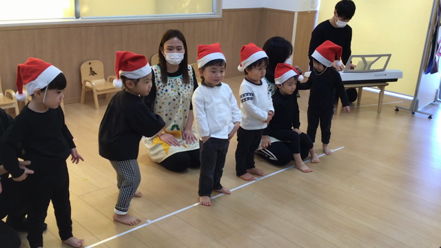 笑顔いっぱい！クリスマスミニ発表会の記事動画