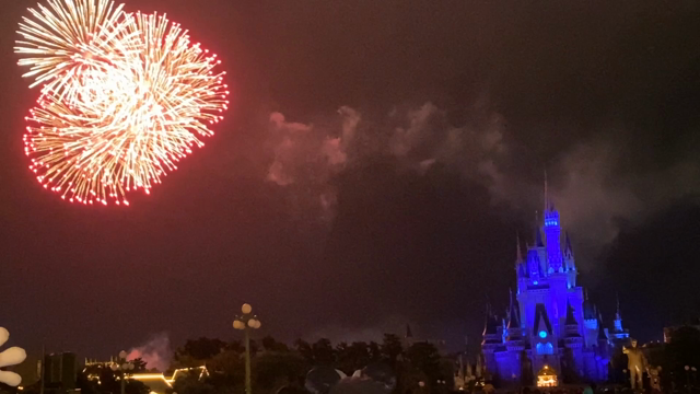 東京ディズニーリゾートの花火が12月1日から復活ですー 吉田さんちのディズニー日記 Powered By Ameba 吉田さんファミリーオフィシャルブログ