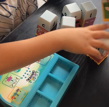 4歳4ヶ月☆【年少のおうち英語】フォニックス覚えてます（動画音注意）の記事動画