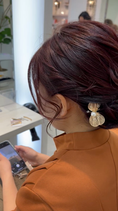 秋のお呼ばれヘアの記事動画