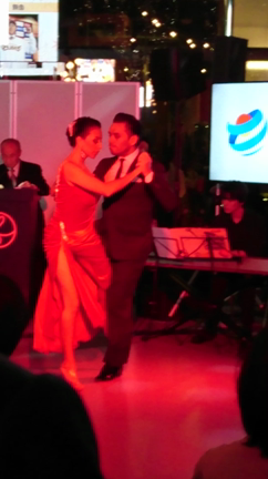 アルゼンチンタンゴの記事動画