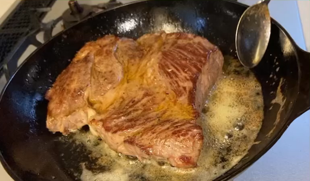 極厚ステーキを、フレンチ灼熱シャワーで、の記事動画