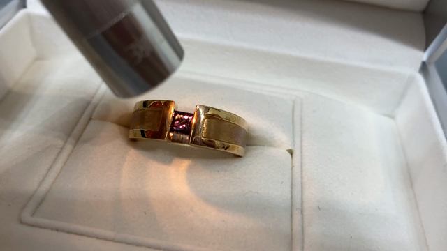 アレキサンドライトの指輪が質流れしました！の記事動画